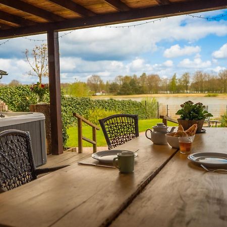 Drents Genieten - Lavendelheide Met Uitzicht Op Het Water Erm Exterior foto