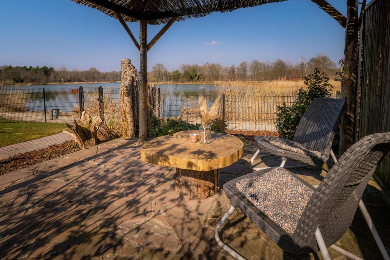 Drents Genieten - Lavendelheide Met Uitzicht Op Het Water Erm Exterior foto
