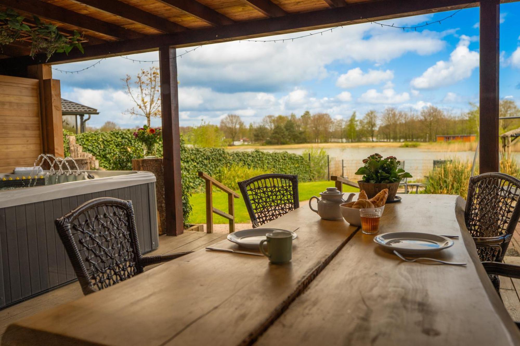 Drents Genieten - Lavendelheide Met Uitzicht Op Het Water Erm Exterior foto